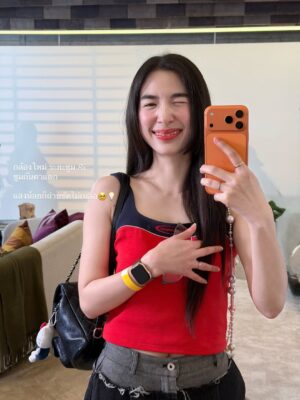Butsakon Tantiphana Instagram - iPhone 17📱 touched down BKK last night!!
🇹🇭WELCOME to THAILAND🇹🇭
เมื่อคืนพวกเราได้สัมผัสและทดลองใช้ iPhone 17 เป็นกลุ่มแรกๆในประเทศไทยเลยค่ะ ก็เลยตื่นเต้นกันอย่างที่เห็นค๊าา555😆🤳🏼
#HongmanopHome #เปิดบ้านหงษ์มานพ