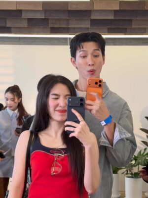 Butsakon Tantiphana Instagram - iPhone 17š± touched down BKK last night!!
š¹šWELCOME to THAILANDš¹š
ą¹ąø”ąø·ą¹ąøąøąø·ąøąøąø§ąøą¹ąø£ąø²ą¹ąøą¹ąøŖąø±ąø”ąøąø±ąøŖą¹ąø„ąø°ąøąøąø„ąøąøą¹ąøą¹ iPhone 17 ą¹ąøą¹ąøąøąø„ąøøą¹ąø”ą¹ąø£ąøą¹ą¹ąøąøąø£ąø°ą¹ąøąøØą¹ąøąø¢ą¹ąø„ąø¢ąøą¹ąø° ąøą¹ą¹ąø„ąø¢ąøąø·ą¹ąøą¹ąøą¹ąøąøąø±ąøąøąø¢ą¹ąø²ąøąøąøµą¹ą¹ąø«ą¹ąøąøą¹ąø²ąø²555šš¤³š¼
#HongmanopHome #ą¹ąøąø“ąøąøą¹ąø²ąøąø«ąøąø©ą¹ąø”ąø²ąøąø