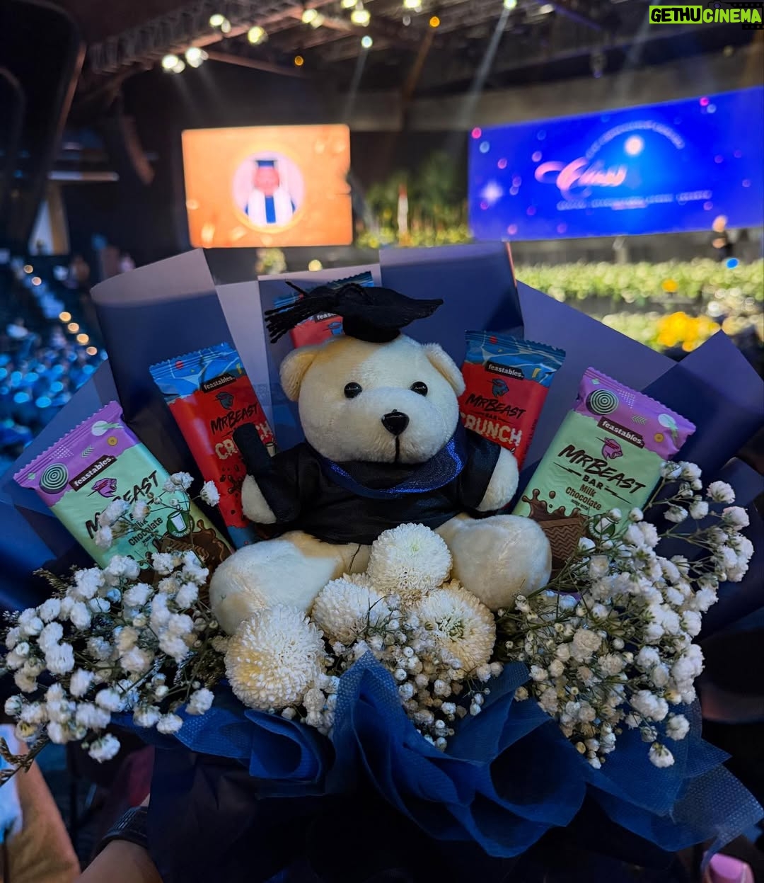 Carissa Putri - 16.5K Likes - You did it,Q! 👨‍🎓
Bye elementary… Hello middle school😍

Congratulations on reaching this milestone. Chasing a dream requires hard work, passion, and many sacrifices. Keep reaching for the stars, Q ⭐️⭐️⭐️
We love you so much
🩷🩷🩷🩷🩷