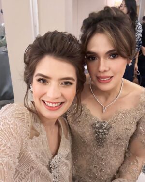 Carissa Putri Instagram - Shalva & Akbar’s Engagement Day 💍
Semoga dilancarkan terus sampe pernikahan ya💜
So happy for you guys 🫶🫶