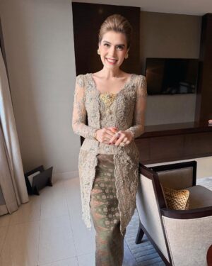 Carissa Putri Instagram - Everything is ready for Kaka Shalva and Akbar’s wedding ceremony 💍💍
Makeup @hepidavid
Songket @rumahtenunofficial