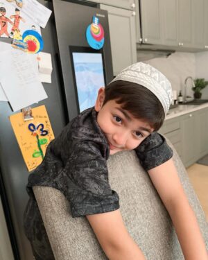 Carissa Putri Instagram - Si paling jahil, tapi paling baik hatinya🥰
Ngaji time 🩵
#QuenzinoAcanaNaif #Quenzino