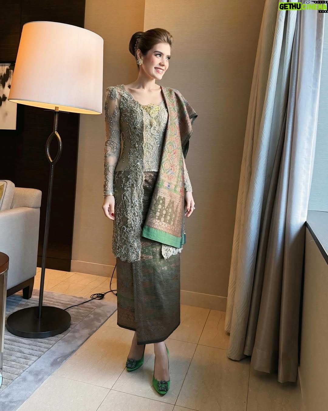 Carissa Putri - 29.3K Likes - Everything is ready for Kaka Shalva and Akbar’s wedding ceremony 💍💍

Makeup @hepidavid 
Songket @rumahtenunofficial