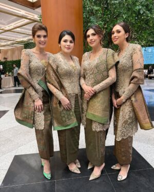 Carissa Putri Instagram - Akad Nikah Akbar and Shalva 💍👰♀️
Kaka Shalva yang selalu jadi rebutan sepupunya, We love you Kaka Shalva 🩷🩷