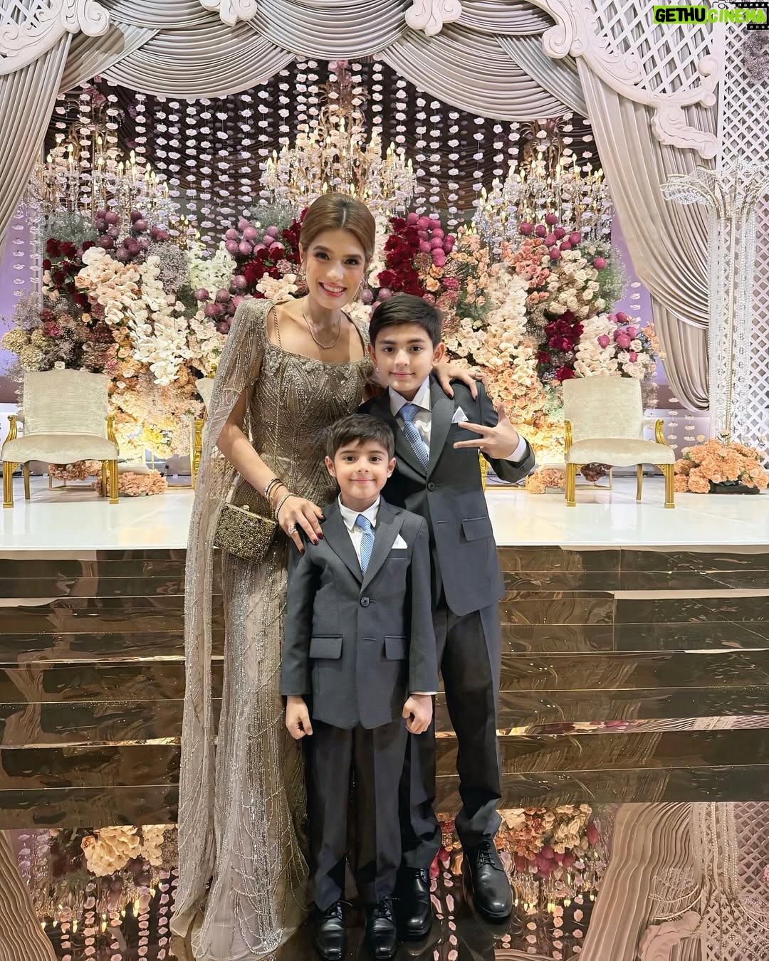 Carissa Putri - 21.4K Likes - Cheers to love, laughter and happily ever after for Shalva and Akbar 🥰
Kaka Shalva kesayangan kita semua ❤️