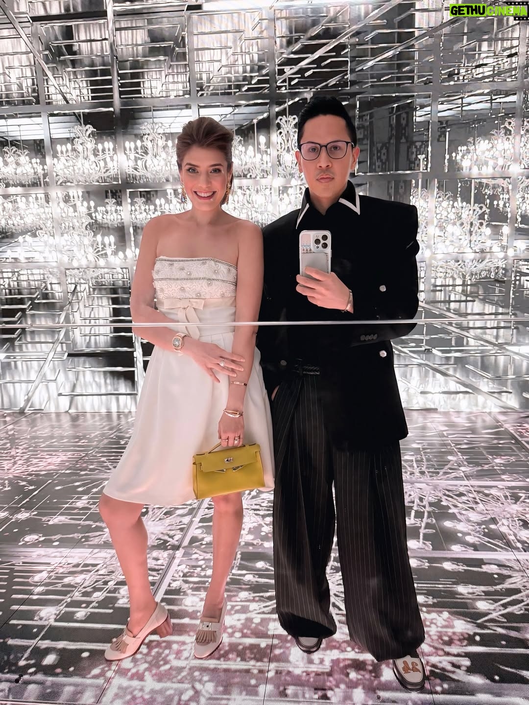 Carissa Putri - 22.6K Likes - With the Prettiest bride 👰‍♀️ @lunamaya 
Happy Wedding Luna & Maxime, happy2 terus ya kalian 🩷🩷🩷