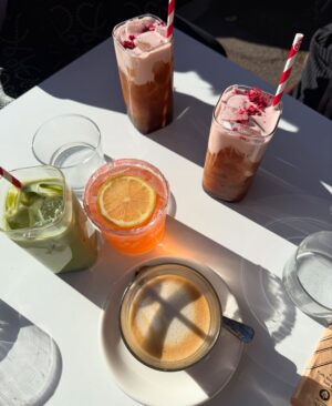 Carissa Putri Instagram - Any day is a good day in Melbourne 🩷
#MelbourneDays