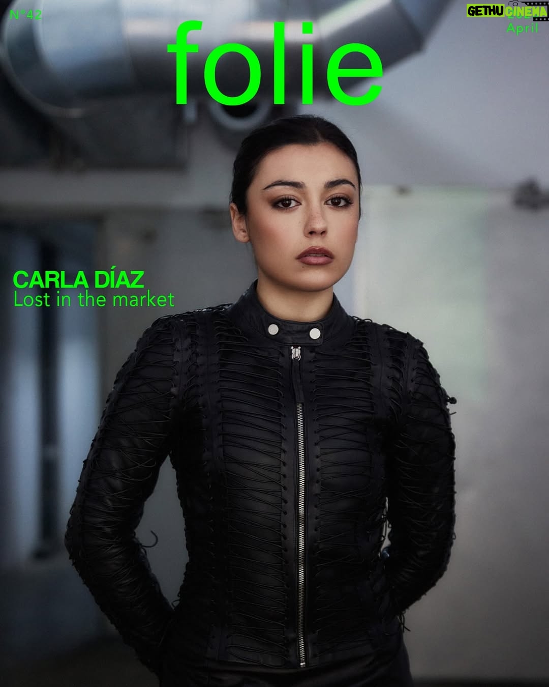 Carla Díaz - 3 Likes - COVER STORY w/ CARLA DÍAZ
.
Teníamos muchas ganas de conocer a una de las actrices referente del cine patrio, Carla Díaz (19 de julio de 1998, Madrid, España). La que fuese uno de los personajes más queridos en el drama adolescente, “Élite”, vuelve a la escena con dos películas que nos han dejado sin habla: “Ocho” y “Delicious”. En las dos nos demuestra sus grandes dotes interpretativas y nos lleva a pensar que no hay reto que no pueda superar.

Pero además de su imparable carrera como actriz, hemos querido conocer a la persona tras el personaje. Carla nos ha mostrado a una mujer que lucha porque la inocencia de los más pequeños se vea intacta y nos ha demostrado que es mucho más de lo que se ve a simple vista.
.
.
LINK IN BIO
.
TEAM
Talent @imcarladiaz
Photographer @adrian_nucelaar
Photo Ass @viictorgm_
Stylist @enolamola
Stylist Ass @stylingbysanchez
MUAH @mimigomezmuah
HAIR @beapintado
Editor in Chief @pabloaragon
THANKS TO
@dypcomunicacion
@mercadodesanfernando
@borial_management
@isa.ayuso