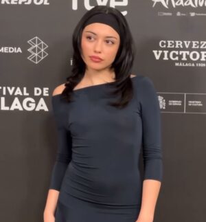 Carla Díaz Instagram - El 16 de Marzo estrenamos en @festivalmalaga y el 21 de Marzo en cines 🤍 “8” @juliomedemfilm @morenafilms
Mua @_chingisabella 💖 @narsissist @kerastase_official