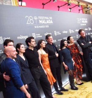 Carla Díaz Instagram - El 16 de Marzo estrenamos en @festivalmalaga y el 21 de Marzo en cines 🤍 “8” @juliomedemfilm @morenafilms
Mua @_chingisabella 💖 @narsissist @kerastase_official