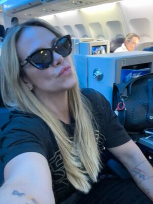 Carla Perez Instagram - Tô cheganuuuuuu💃🏼
Ansiosaaaaaa querendo quebrar tudo no #xanddysambasummer do maridão 🥰 03 de agosto, aí, em FortLauderdale/FL 🇺🇸
Encontro vocês domingo no dia 03 de agosto 🧡
📍Backyard/ Fort Lauderdale / Miami / Florida 🇺🇸
⏰ 3pm
🎟️ link de vendas na Bio