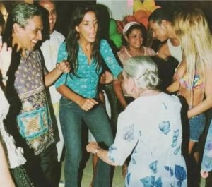 Carla Perez Instagram - Ainda sem acreditar que vc partiu, Pretinha 😭
Orgulho da mulher guerreira que lutou bravamente até o fim.
Agora minha amiga, descanse em paz🙏🏻
Que Deus te receba com muito amor❤️
#ripPreta 🖤
Meus sentimentos aos familiares, amigos e fãs 😭
@pretagil para sempre em nossos corações 💜💙🩵💚💛🧡❤️