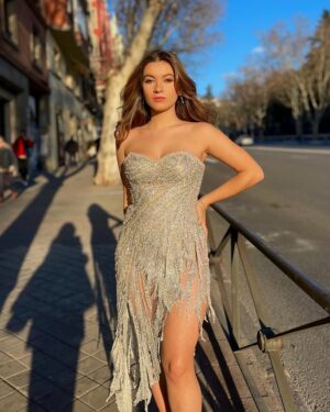 Carlota Boza Instagram - MĆ”s feliz que una perdiz āØ
Ayer no conseguĆ llevarme un Ćdolo ( normal porque no estaba nominada)
El premio ya lo traĆa de casa. Tengo la suerte de estar rodeada de personas maravillosas que me apoyan diariamente y eso para mĆ es mĆ”s que un premio.
Esta semana no tenĆa nada para llevar puesto, pero mi hada madrina, mi Javi, en cuanto se entero, creo este lookazo con el que iba tan bonita y tan feliz. GRACIAS GRACIAS Y GRACIAS @javifercam
Mil gracias tambiĆ©n a las marcas que lo han hecho posible. Que talento y que bonito todo lo que hacĆ©is š¤
El vestidazo es de @diazar_atelier
Las joyitas de @agathaparisspain
Los tacones de @figara__ āØ
Eternamente agradecida