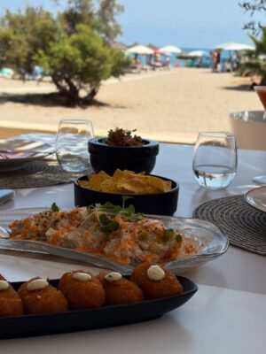 Carlota Boza Instagram - Un poquito de sol, comida y buena compaƱĆa te alegran el dĆa
