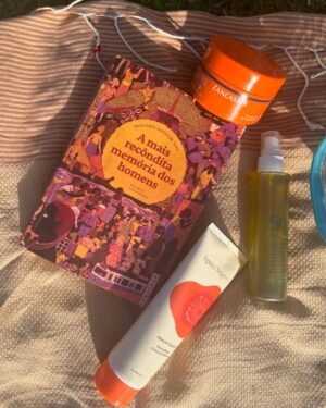 Carolina Ferraz Instagram - Mais um dia de sol e tranquilidade nesse pedacinho de terra que me enche de energia ☀️💛🌼🔥