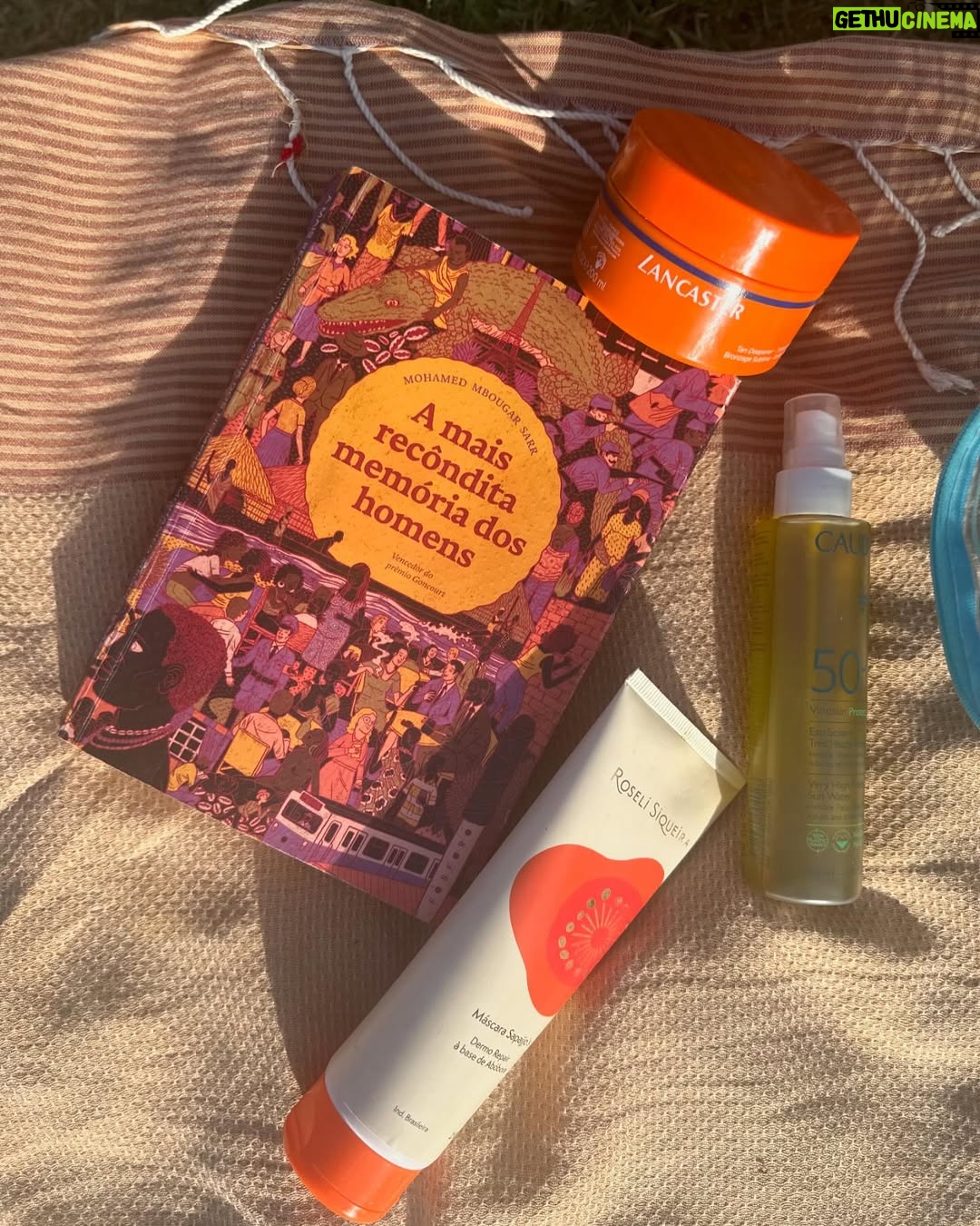 Carolina Ferraz - 46.7K Likes - Mais um dia de sol e tranquilidade nesse pedacinho de terra que me enche de energia ☀️💛🌼🔥
