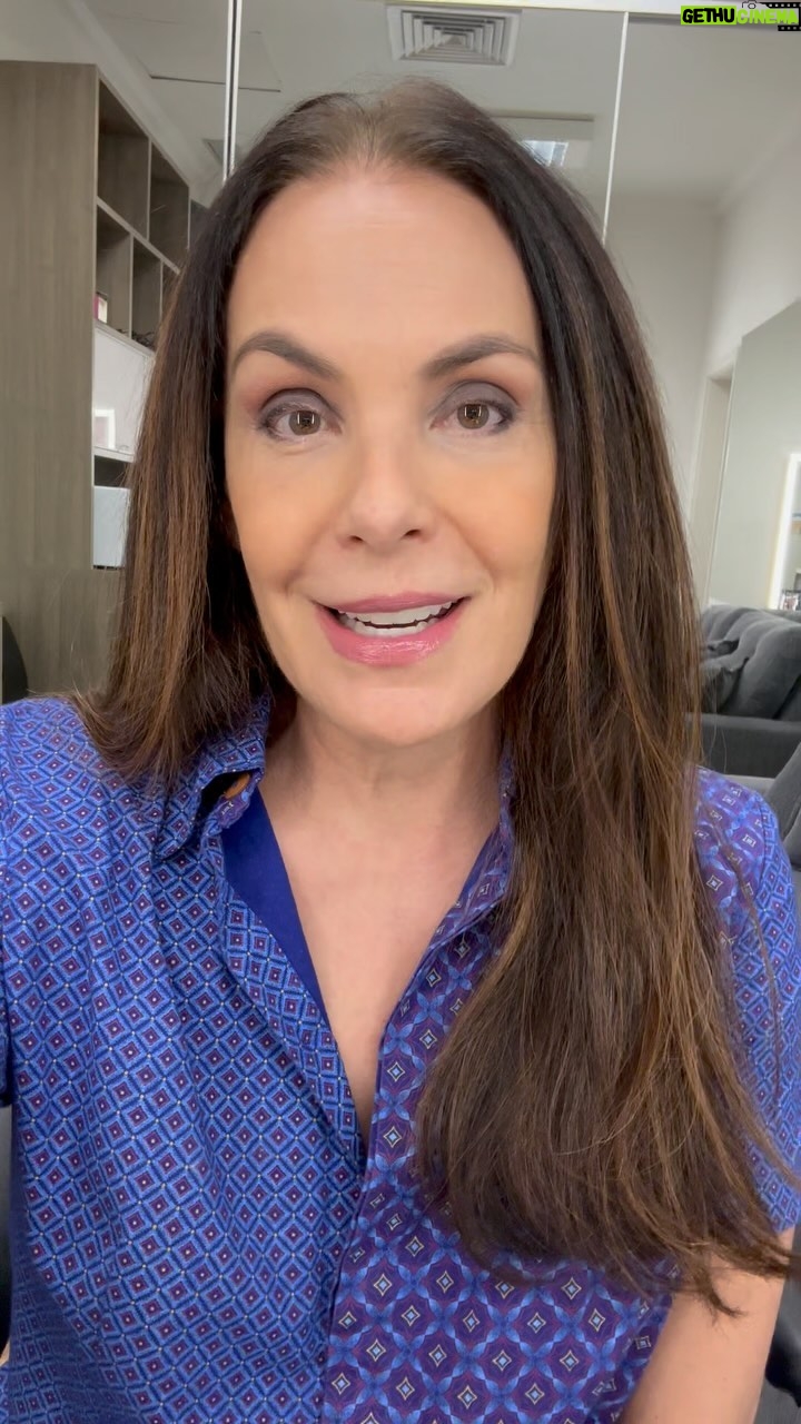 Carolina Ferraz - 55.9K Likes - Nessas férias consegui ler mais dois livros muito interessantes sobre saúde e longevidade, dessa vez do Dr Mark Hyman, um complementar do outro. Fica a dica pra quem se interessa pelo assunto. Bjo grande 🫶🏽