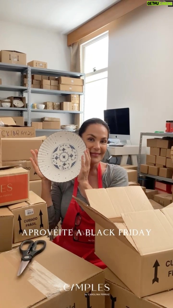 Carolina Ferraz - 44.8K Likes - Nosso estoque acabou se ser reabastecido!! Todos os nossos produtos prontinhos, esperando por você.
Pra quem queria conhecer nosso estoque aí vai um pouquinho, depois faço mais vídeos mostrando detalhes, querem? ❤️❤️❤️ @cimplesbycarolinaferraz