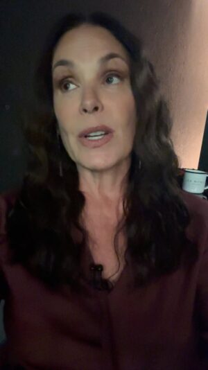 Carolina Ferraz Instagram - Meus mais sinceros sentimentos a todos os familiares, amigos e brasileiros que hoje estão com o coração partido com a noticia da morte da nossa querida Preta Gil. 🌹