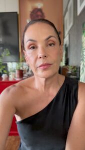 Actress Carolina Ferraz HD Photos and Wallpapers April 2025