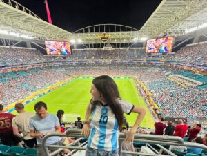 Carolina Mestrovic Instagram - Acompañando a mi bostera favorita a ver a Boca💙💛 Te amo mi princesa hermosa!!