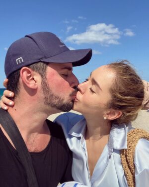 Carolina Mestrovic Instagram - Que lindo estuvo!! Feliz aniversario mi amor!! Gracias por tu amor, por ser mi mejor amigo y el mejor esposo del mundo! Por cuidarme y hacerme feliz!! Te amooo!! Y espero sigamos celebrando siempre nuestro camino juntos!!❤️
