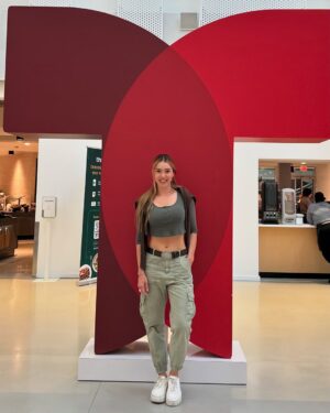 Carolina Mestrovic Instagram - 🤍
#telemundo #velvetelnuevoimperio
@palomeragroup
@telemundo