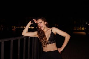 Carolina Mestrovic Instagram - Una mezcla de risas y luna llena..🌕🤍
📷 @simonemarval 😘