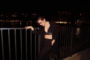 Carolina Mestrovic Instagram - Una mezcla de risas y luna llena..🌕🤍
📷 @simonemarval 😘