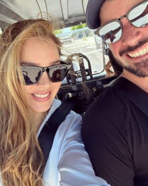 Carolina Mestrovic Instagram - Que lindo estuvo!! Feliz aniversario mi amor!! Gracias por tu amor, por ser mi mejor amigo y el mejor esposo del mundo! Por cuidarme y hacerme feliz!! Te amooo!! Y espero sigamos celebrando siempre nuestro camino juntos!!❤️