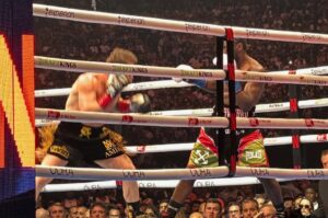 Carolina Padrón Instagram - Estrategia y ajuste. Siento que la esquina de Canelo no supo cómo afrontar la velocidad de Crawford. Seguían buscando el golpe de poder, con solo dos golpes ante un peleador que le soltaba constantemente ráfagas a la cara. Sobrepasado. Después del 5to round era claro que Crawford tenía la ventaja.