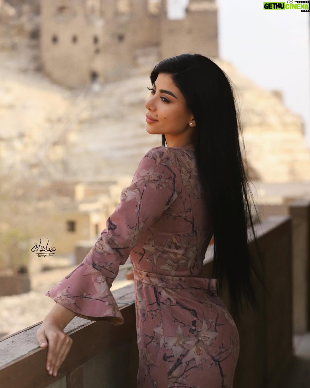 Caroline Azmy - 297.3K Likes - راويه
#فهد_البطل 
@dnosseir 
@dinafayad.photography