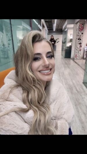 Catalina Palacios Instagram - Hoy, imposición de bandas 😍🇨🇱🔥👑💪 que lindo día! ♥️ Gracias a todos los profesionales que lo dieron todo hoy!!!!! Estos son días mágicos llenos de entrega y conexión! Que hermosa experiencia para todas! junto a @misschileuniverso para @missuniverse