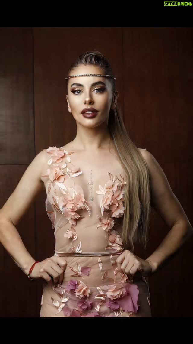 Catalina Palacios - 1.3K Likes - ☺️😜
