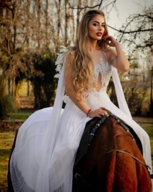 Catalina Palacios Instagram - Vestido amarillo @marseguraoficial
Estilo @marilynvcc
Vestido blanco @pazmoresco
Estilo @andre.imagenysanacion
Maquillaje y pelo Catalina Palacios
Foto @xteriofotografia
Dirección de proyecto @positive_models
Para @misschileuniverso rumbo a @missuniverse