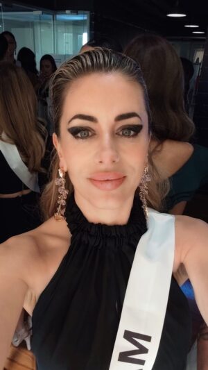 Catalina Palacios Instagram - Que lindo día hoy! Y una oportunidad más para una hermosa experiencia juntas! ♥️🇨🇱👑🔥💪 Recorriendo la ruta para @misschileuniverso rumbo a @missuniverse ❤️
#missuniversochile2025
Mi look:
Gestionado por @positive_models
Vestido: look @cata.speroni diseñador @jc_obando
Pelo: @elpeluquerodelareina
Maquillaje: Catalina palacios 🙈 yo!
Trabajo de todos!!!
Aquí les dejo el insta de mis compañeritas hermosas para que las conozcan:
@model_yogui ❤️🔥