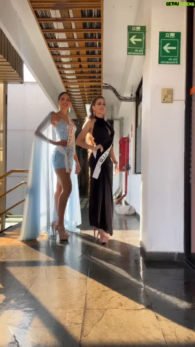 Catalina Palacios - 2.1K Likes - Junto a @andrea.delsolar misses y también jugamos! ☺️🇨🇱👑♥️🔥
@misschileuniverso 
@missuniverse