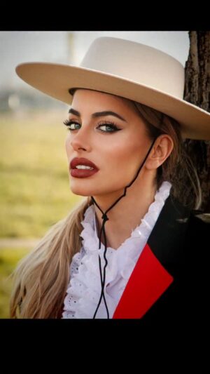 Catalina Palacios Instagram - Gracias infinitaaaaaas!!!!!!! 🇨🇱🙏 No me lo creoooo gracias por todo este amor y apoyooooo!!!! Jamás lo imaginé!!! Estoy en shock de pura emoción!!!
Y está expresión de cariño es voluntaria y libre de pago 🙏🔥❤️ mi corazón está muy infladooooo!!!
Seguiré dando lo mejor cada día, mi 100% para mejorar cada detalle y evolucionar por mi y por ustedes para esta línda competencia @misschileuniverso rumbo a @missuniverse
Foto: @xteriofotografia
Maquillaje: Catalina Palacios
Musica: Karen Paola ( amo como le sale!!! )