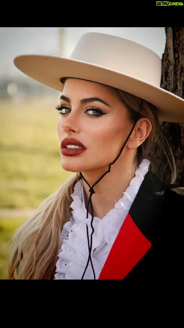 Catalina Palacios - 2.1K Likes - Gracias infinitaaaaaas!!!!!!! 🇨🇱🙏 No me lo creoooo gracias por todo este amor y apoyooooo!!!! Jamás lo imaginé!!! Estoy en shock de pura emoción!!! 
Y está expresión de cariño es voluntaria y libre de pago 🙏🔥❤️ mi corazón está muy infladooooo!!! 
Seguiré dando lo mejor cada día, mi 100% para mejorar cada detalle y evolucionar por mi y por ustedes para esta línda competencia @misschileuniverso rumbo a @missuniverse 
Foto: @xteriofotografia 
Maquillaje: Catalina Palacios 
Musica: Karen Paola ( amo como le sale!!! )