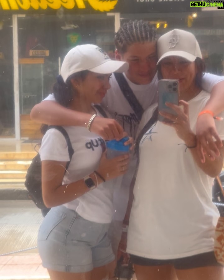Caterin Escobar - 114.8K Likes - Una vueltica por San Andrés 📍
#familia #carrete