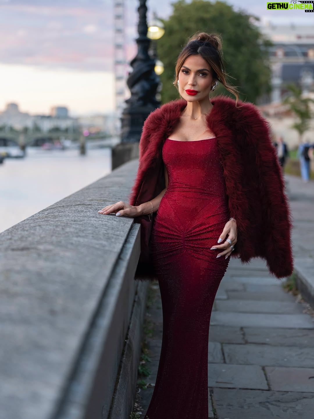 Caterina Valentino - 11.6K Likes - 𝟏 𝐭𝐨 𝟏𝟎 𝐑𝐚𝐭𝐞 𝐦𝐲 𝐨𝐮𝐭𝐟𝐢𝐭 ⁉️ 
Quién más ama este color❓ Amo el rojo intenso 
London you stole my heart 🇬🇧 🫀

Working on a new advertising campaign
Trabajando en nueva campaña publicitaria ✨

Photo: @2dorphoto 
Dress: @ellaboutiquemiami 
Makeup/Hair: @jessbonwickmua 
Jewels @caterinavalentinoworld 

Los amo ♥️

#moda #fashion  #london #Award