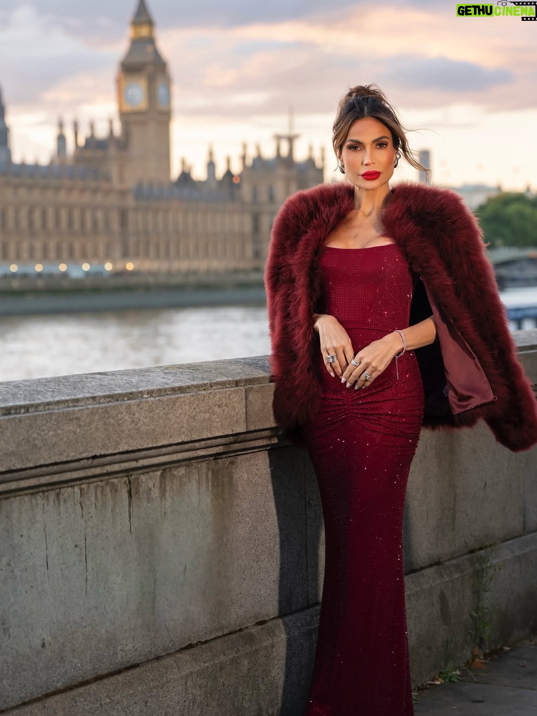 Caterina Valentino - 11.6K Likes - 𝟏 𝐭𝐨 𝟏𝟎 𝐑𝐚𝐭𝐞 𝐦𝐲 𝐨𝐮𝐭𝐟𝐢𝐭 ⁉️ 
Quién más ama este color❓ Amo el rojo intenso 
London you stole my heart 🇬🇧 🫀

Working on a new advertising campaign
Trabajando en nueva campaña publicitaria ✨

Photo: @2dorphoto 
Dress: @ellaboutiquemiami 
Makeup/Hair: @jessbonwickmua 
Jewels @caterinavalentinoworld 

Los amo ♥️

#moda #fashion  #london #Award