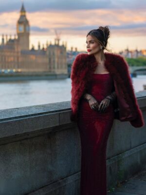 Caterina Valentino Instagram - 𝟏 𝐭𝐨 𝟏𝟎 𝐑𝐚𝐭𝐞 𝐦𝐲 𝐨𝐮𝐭𝐟𝐢𝐭 ⁉️
Quién más ama este color❓ Amo el rojo intenso
London you stole my heart 🇬🇧 🫀
Working on a new advertising campaign
Trabajando en nueva campaña publicitaria ✨
Photo: @2dorphoto
Dress: @ellaboutiquemiami
Makeup/Hair: @jessbonwickmua
Jewels @caterinavalentinoworld
Los amo ♥️
#moda #fashion #london #Award