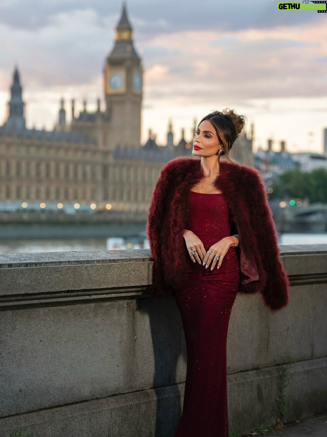 Caterina Valentino - 11.6K Likes - 𝟏 𝐭𝐨 𝟏𝟎 𝐑𝐚𝐭𝐞 𝐦𝐲 𝐨𝐮𝐭𝐟𝐢𝐭 ⁉️ 
Quién más ama este color❓ Amo el rojo intenso 
London you stole my heart 🇬🇧 🫀

Working on a new advertising campaign
Trabajando en nueva campaña publicitaria ✨

Photo: @2dorphoto 
Dress: @ellaboutiquemiami 
Makeup/Hair: @jessbonwickmua 
Jewels @caterinavalentinoworld 

Los amo ♥️

#moda #fashion  #london #Award