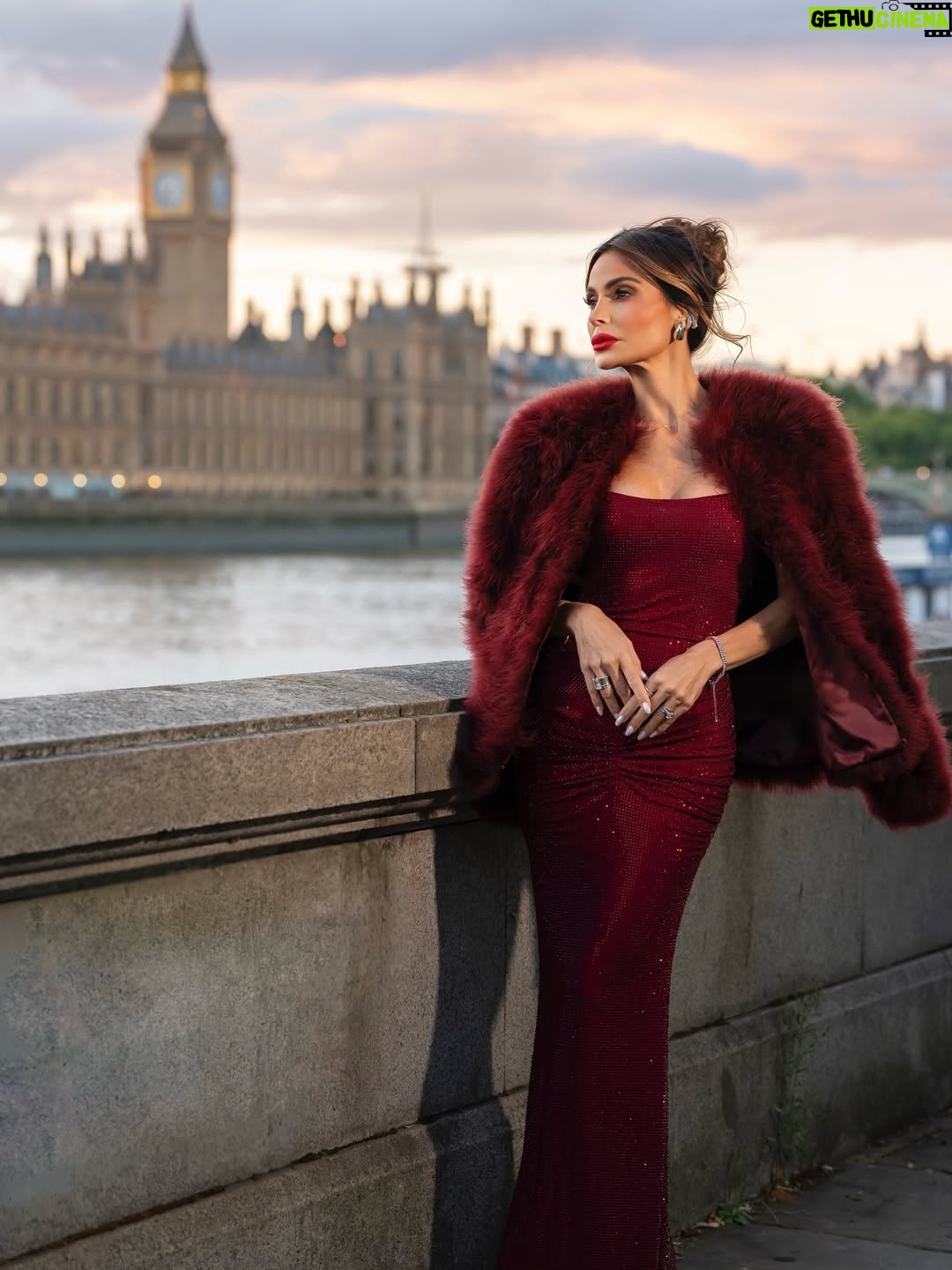 Caterina Valentino - 11.6K Likes - 𝟏 𝐭𝐨 𝟏𝟎 𝐑𝐚𝐭𝐞 𝐦𝐲 𝐨𝐮𝐭𝐟𝐢𝐭 ⁉️ 
Quién más ama este color❓ Amo el rojo intenso 
London you stole my heart 🇬🇧 🫀

Working on a new advertising campaign
Trabajando en nueva campaña publicitaria ✨

Photo: @2dorphoto 
Dress: @ellaboutiquemiami 
Makeup/Hair: @jessbonwickmua 
Jewels @caterinavalentinoworld 

Los amo ♥️

#moda #fashion  #london #Award