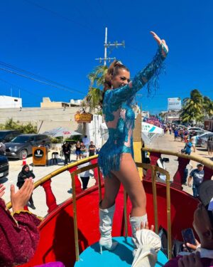 Cecilia Galliano Instagram - Gracias Progreso por recibirme con tanto amor !!! #carnavalprogreso @julioarroyo