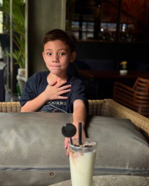 Celine Evangelista Instagram - Ketika akhirnya minum Gula 😎