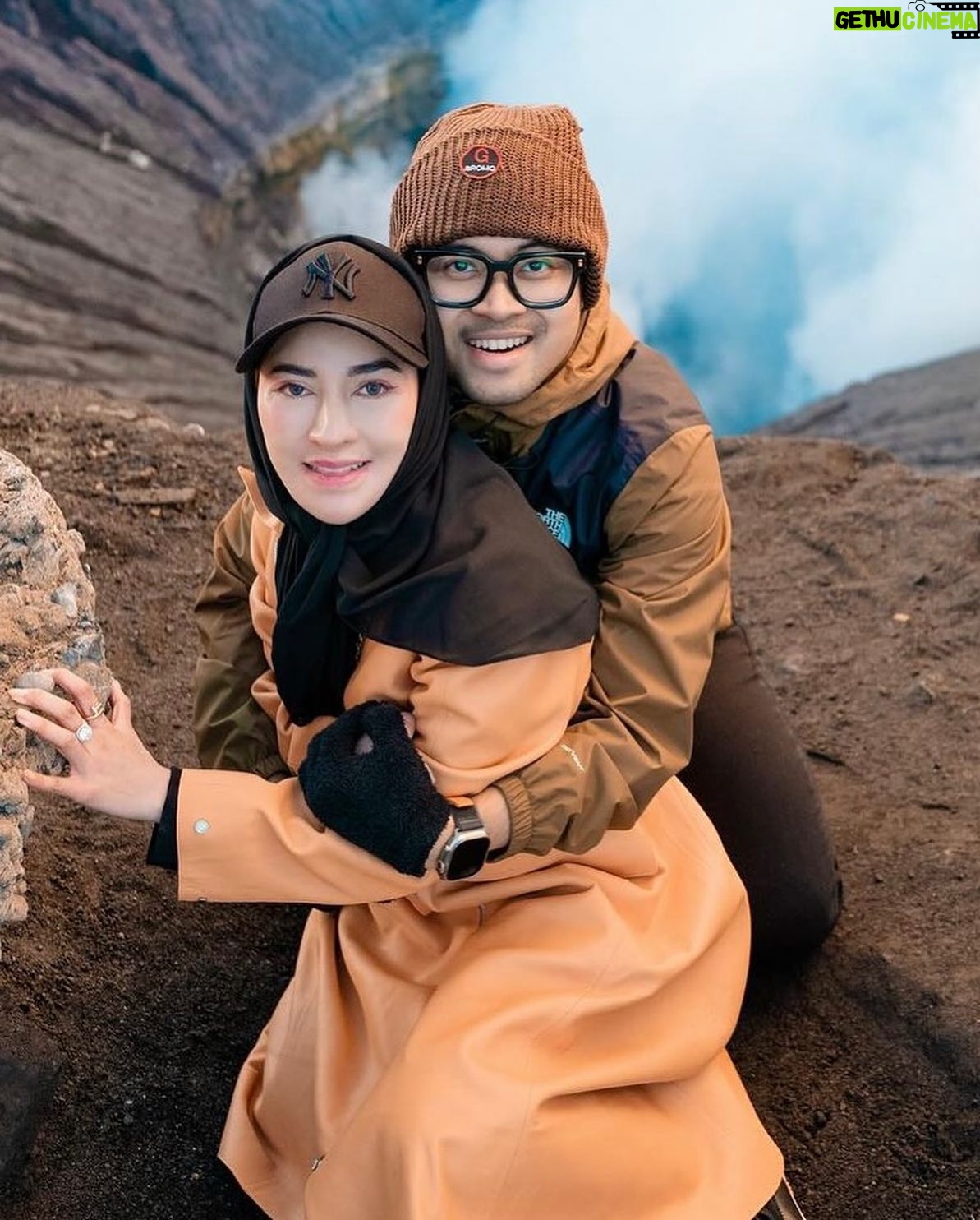 Celine Evangelista - 211.5K Likes - Alhamdulillah ya allah 😭😭😭 Dapat hadiah yang tidak di sangka2..
Amalan apa dari seorang hamba yg masih banyak kurang nya ini, sampai engkau memberikan orang2 baik setulus @juragan_99 @shandypurnamasari 🥲 makasiihh bestie
.

gw cuma bisa berdoa semoga kalian bahagia, dan di lancarkan rezekinya.. 
Ya Allah Tolong selalu Jaga & Lindungi mereka. Amin YRA