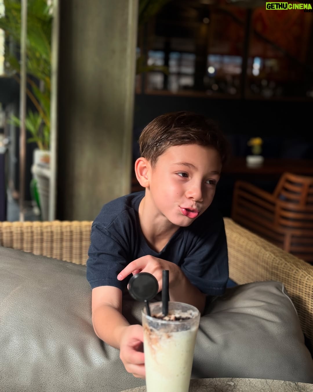 Celine Evangelista - 124.6K Likes - Ketika akhirnya minum Gula 😎