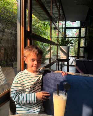 Celine Evangelista Instagram - Ketika akhirnya minum Gula 😎